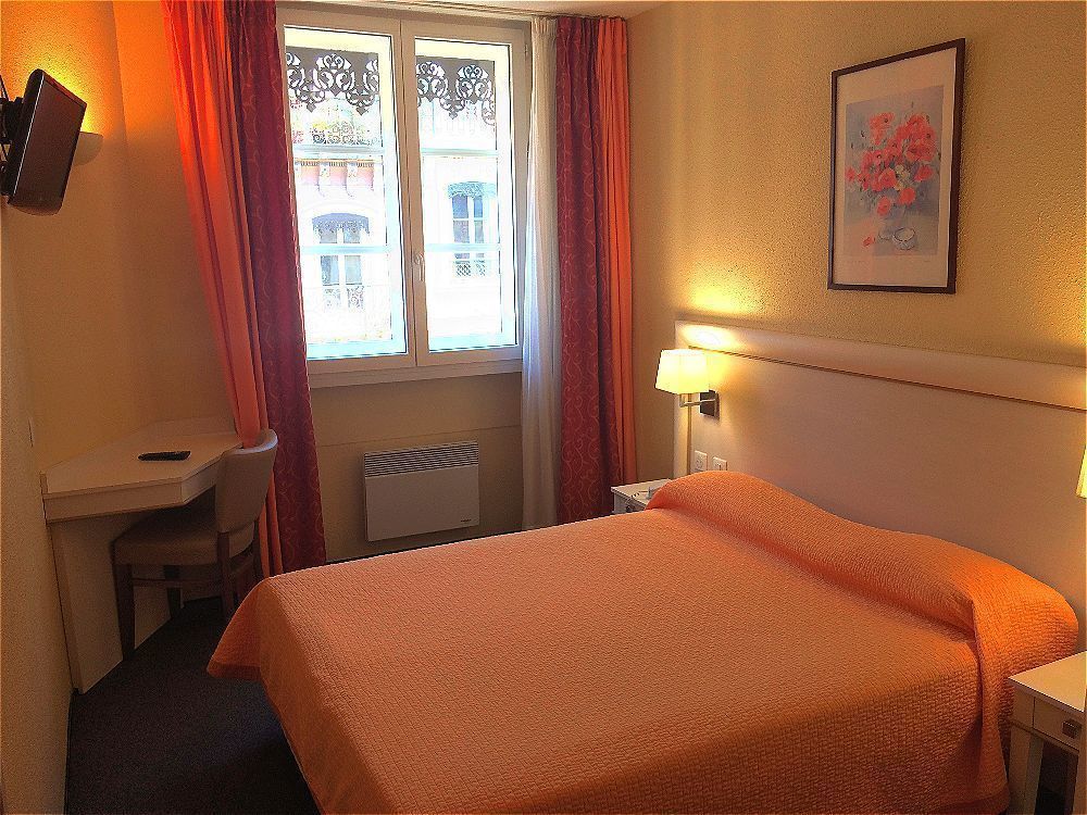 Hotel Elysee Lyon Bagian luar foto